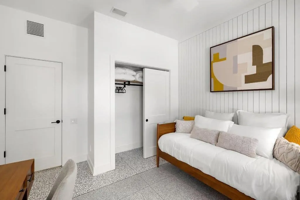 Vakantiehuis New! The Humidor - 2 Epic, Luxury Ybor Townhomes, Steps To 7Th Ave Tampa
