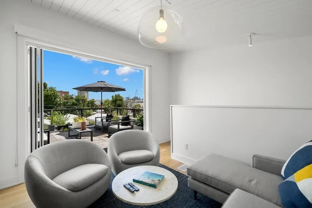 New! The Humidor - 2 Epic, Luxury Ybor Townhomes, Steps To 7Th Ave Tampa Vakantiehuis