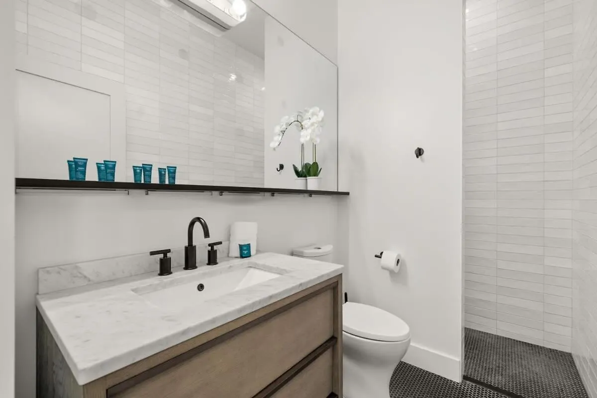 Vakantiehuis New! The Humidor - 2 Epic, Luxury Ybor Townhomes, Steps To 7Th Ave Tampa